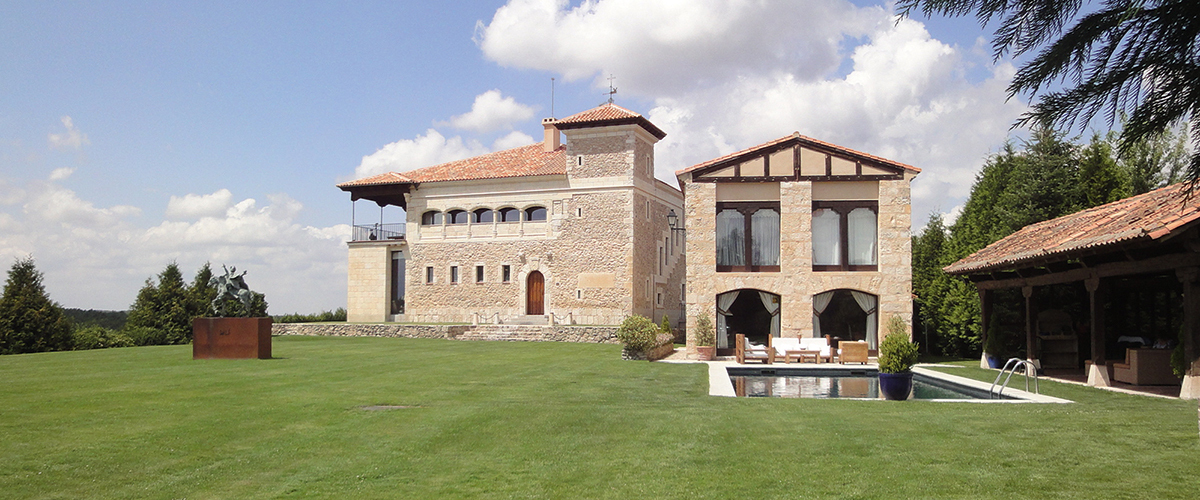 Historic hunting estate with a 12th-15th century palace in Segovia, Spain